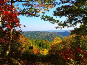 十三峠と宇津峠　青苧とイザベラ・バードの道