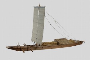 p11ひらた船模型（背景灰色）
